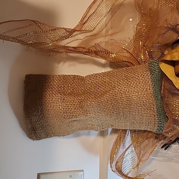 Craft bundle, Black Twigs, burlap bag, burlap square, golden ribbon, golden mesh - Picture 4 of 6